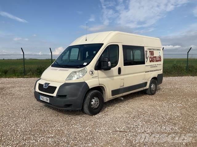 Peugeot Boxer Samochody ciężarowe ze skrzynią zamkniętą