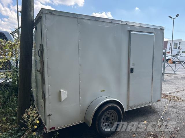  Quality Cargo Przyczepy ze skrzynią zamkniętą