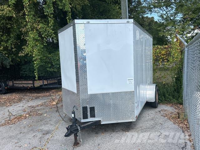  Quality Cargo Przyczepy ze skrzynią zamkniętą