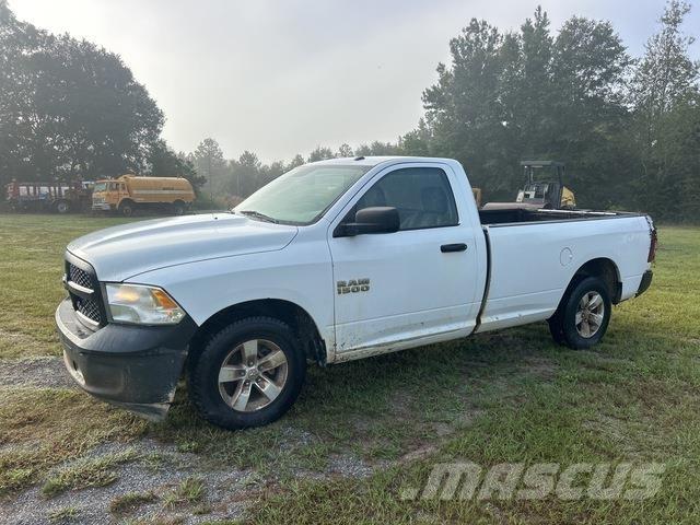 RAM 1500 Pick-upy / Pojazdy z otwieranymi burtami