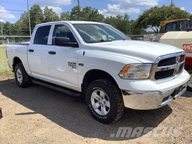 RAM 1500 Pick-upy / Pojazdy z otwieranymi burtami