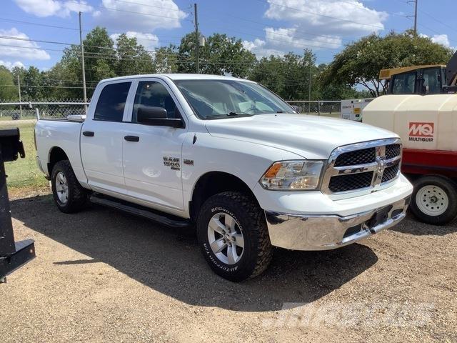 RAM 1500 Pick-upy / Pojazdy z otwieranymi burtami