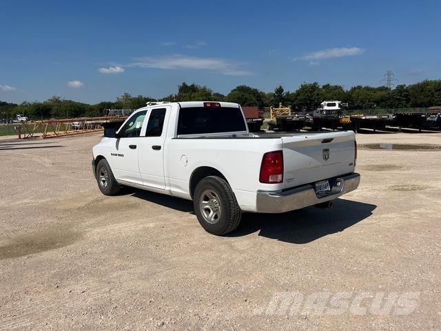 RAM 1500 Pick-upy / Pojazdy z otwieranymi burtami