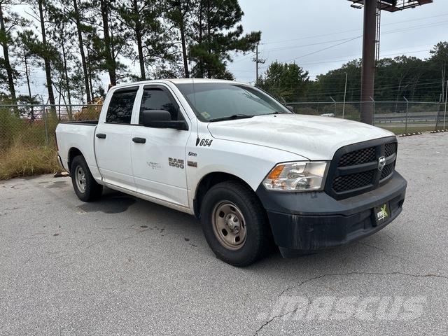 RAM 1500 Pick-upy / Pojazdy z otwieranymi burtami