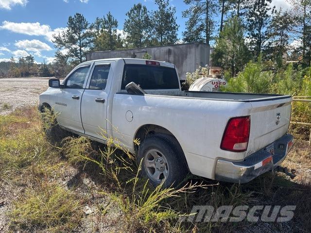 RAM 1500 Pick-upy / Pojazdy z otwieranymi burtami