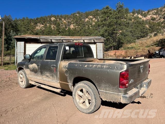 RAM 1500 Pick-upy / Pojazdy z otwieranymi burtami