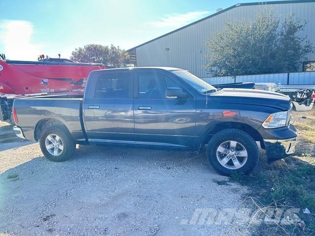 RAM 1500 Pick-upy / Pojazdy z otwieranymi burtami