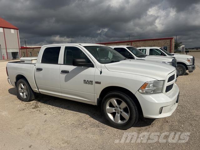 RAM 1500 Pick-upy / Pojazdy z otwieranymi burtami