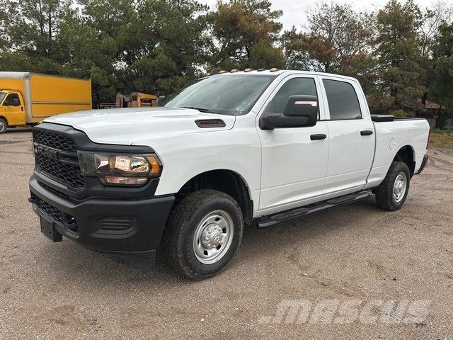 RAM 2500 Pick-upy / Pojazdy z otwieranymi burtami