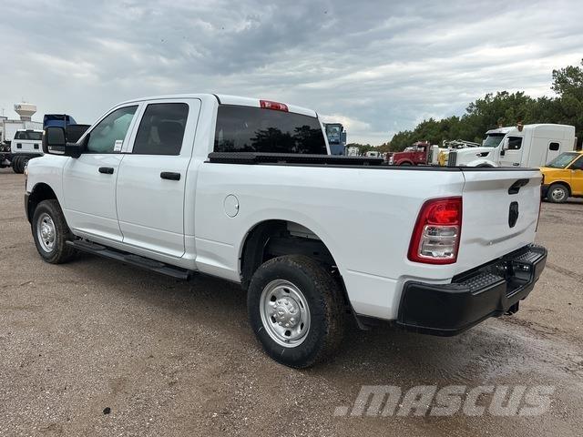 RAM 2500 Pick-upy / Pojazdy z otwieranymi burtami