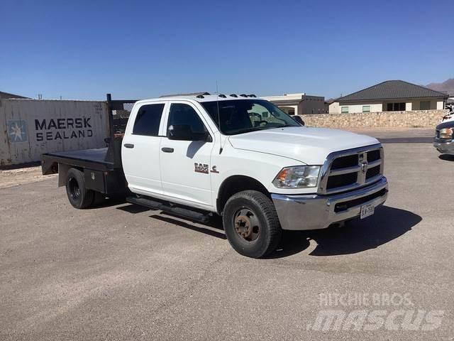 RAM 3500 Ciężarówki typu Platforma / Skrzynia