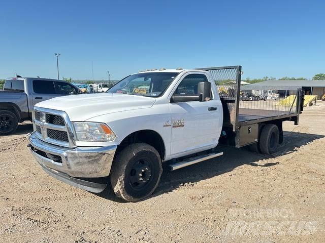 RAM 3500 Ciężarówki typu Platforma / Skrzynia