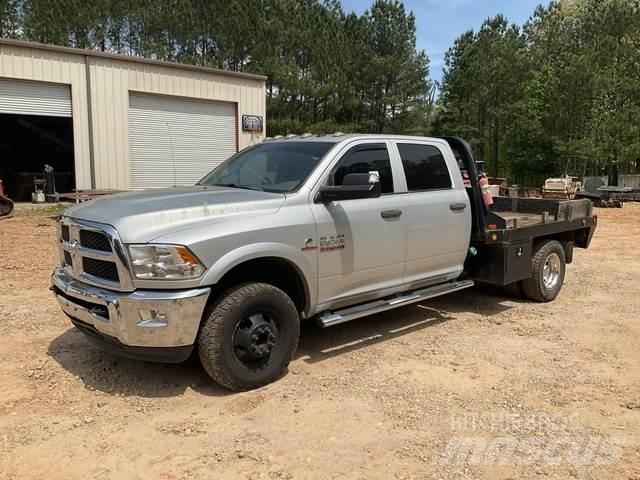 RAM 3500 Ciężarówki typu Platforma / Skrzynia