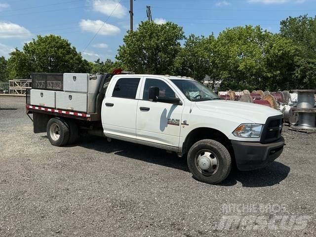 RAM 3500 Ciężarówki typu Platforma / Skrzynia