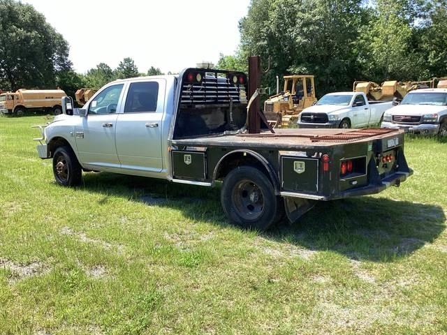 RAM 3500 Ciężarówki typu Platforma / Skrzynia