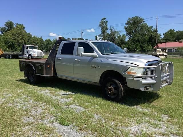RAM 3500 Ciężarówki typu Platforma / Skrzynia