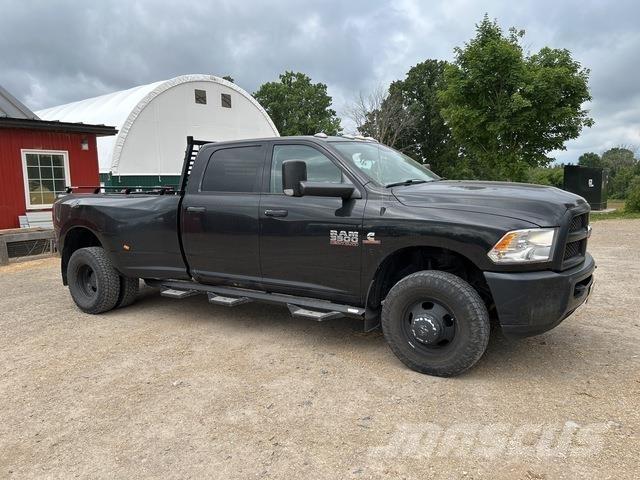 RAM 3500 Pick-upy / Pojazdy z otwieranymi burtami