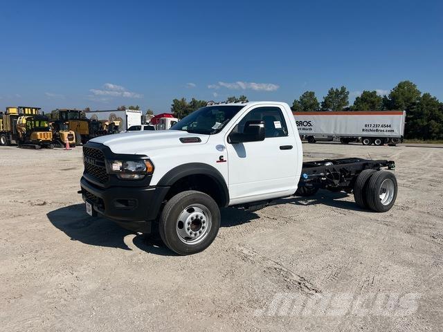 RAM 5500 Kabiny i wnętrze