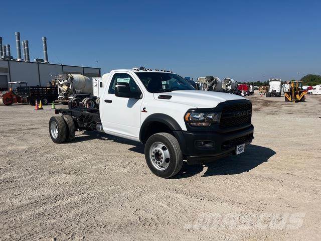 RAM 5500 Kabiny i wnętrze