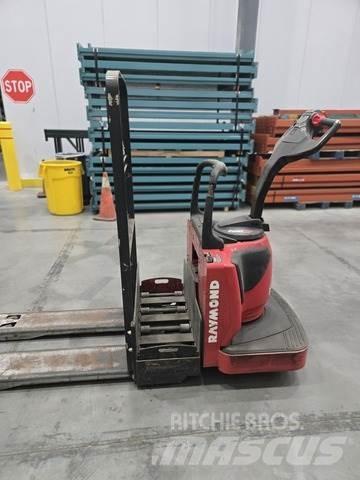 Raymond 8410 Wózki paletowe ręczne