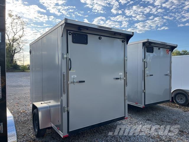 RC  Przyczepy ze skrzynią zamkniętą