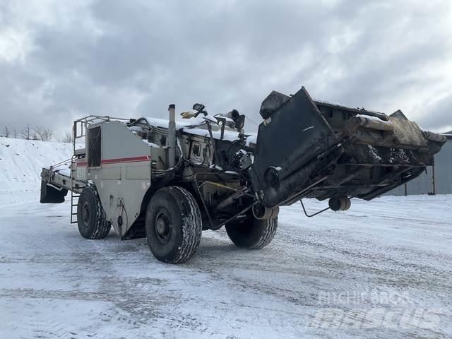 Roadtec SB2500D Pojazdy do transportu materiału