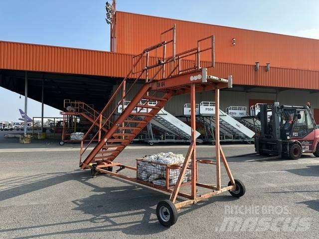  SACO STR810 Maszyny budowlane - Inne