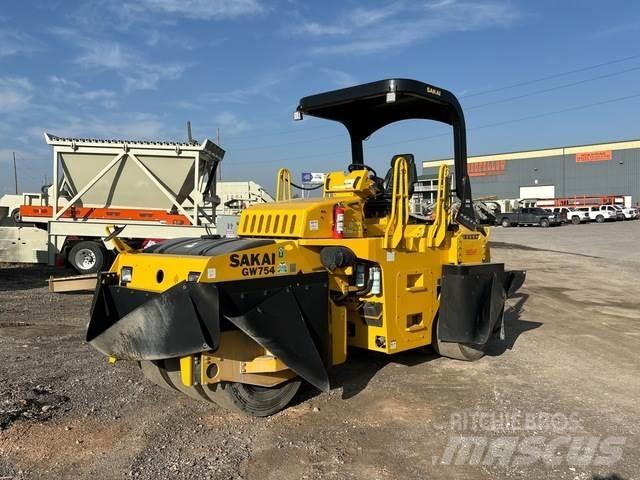 Sakai GW745 Walce ogumione