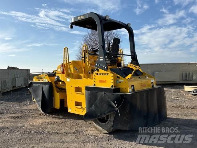 Sakai GW745 Walce ogumione