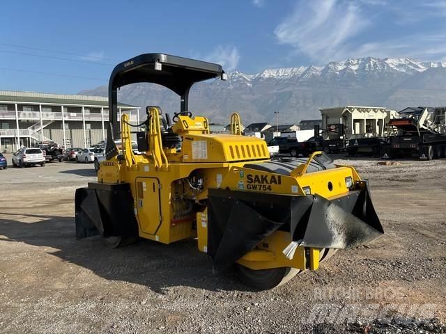 Sakai GW745 Walce ogumione