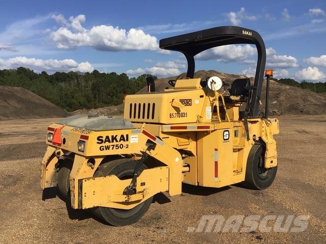 Sakai GW750-2 Walce ogumione