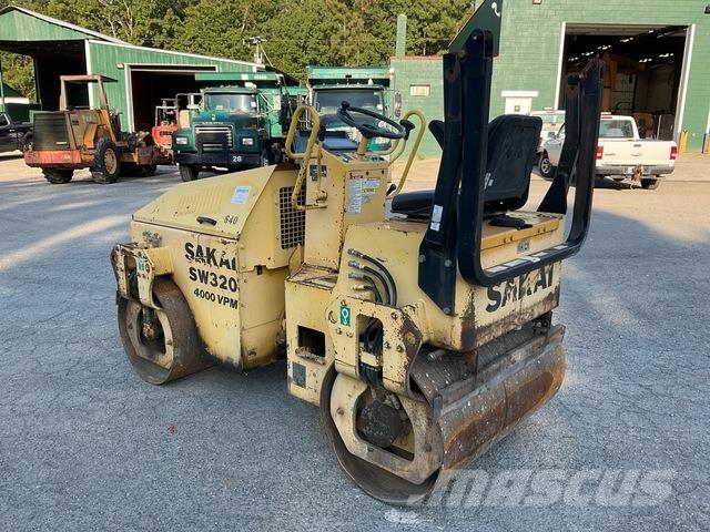 Sakai SW320 Walce dwubębnowe