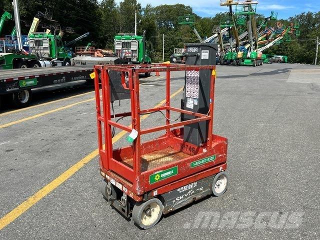SkyJack SJ12 Podnośniki masztowe