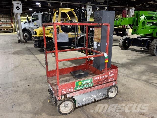 SkyJack SJ16 Podnośniki masztowe