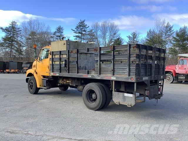 Sterling L7500 Ciężarówki typu Platforma / Skrzynia