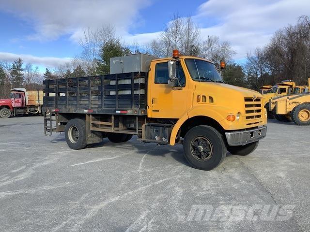 Sterling L7500 Ciężarówki typu Platforma / Skrzynia