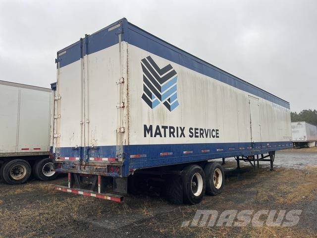 Strick  Przyczepy ze skrzynią zamkniętą