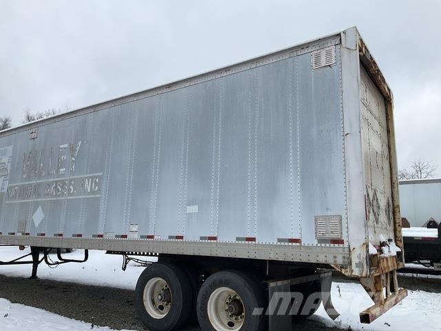 Strickland  Przyczepy ze skrzynią zamkniętą