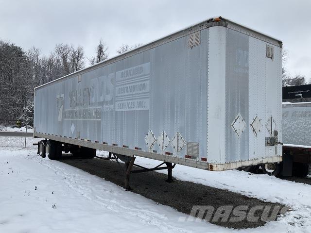 Strickland  Przyczepy ze skrzynią zamkniętą