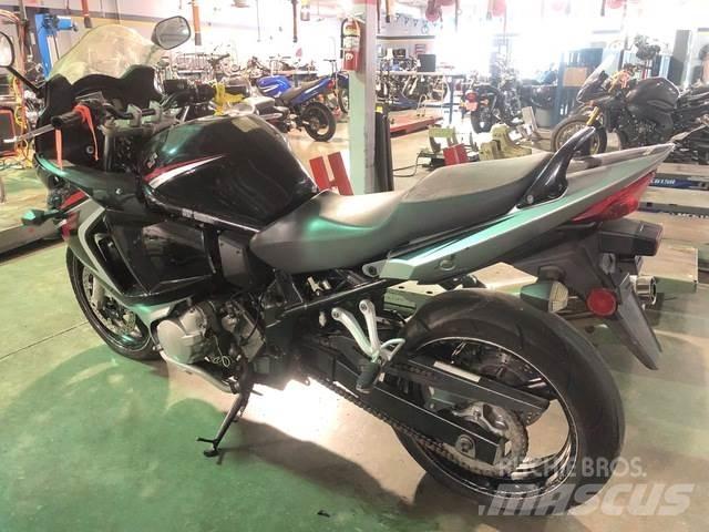 Suzuki GSX650 Pojazdy terenowe