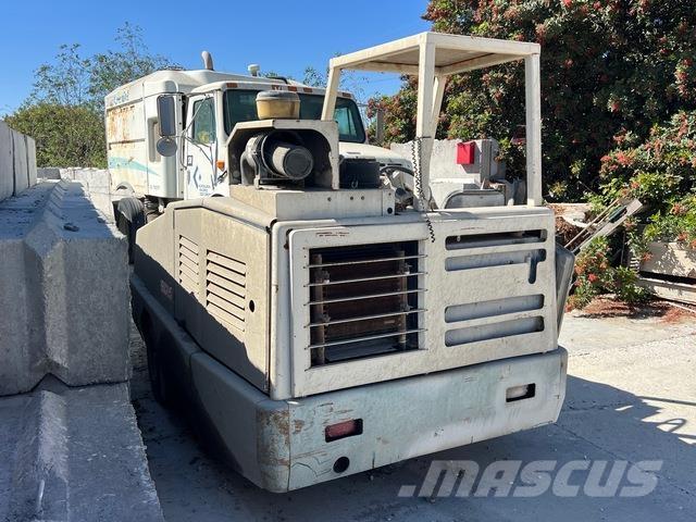 Tennant 800 Zamiatarki wewnętrzne