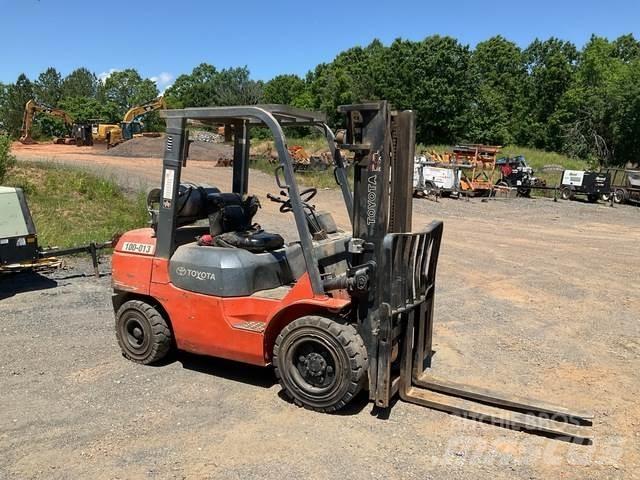 Toyota 7FGU32 Maszyny budowlane - Inne