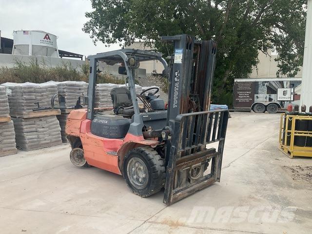 Toyota 7FGU35 Maszyny budowlane - Inne