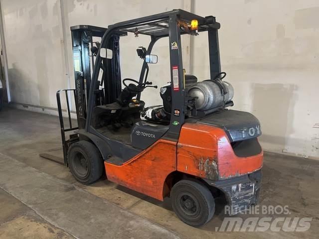 Toyota 8FGU25 Maszyny budowlane - Inne
