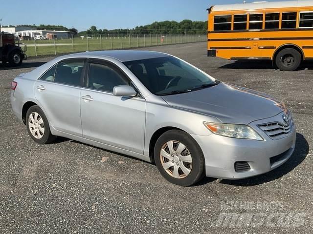 Toyota Camry Samochody osobowe
