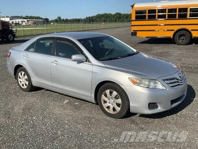 Toyota Camry Samochody osobowe