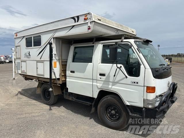 Toyota DYNA Ciężarówki typu Platforma / Skrzynia