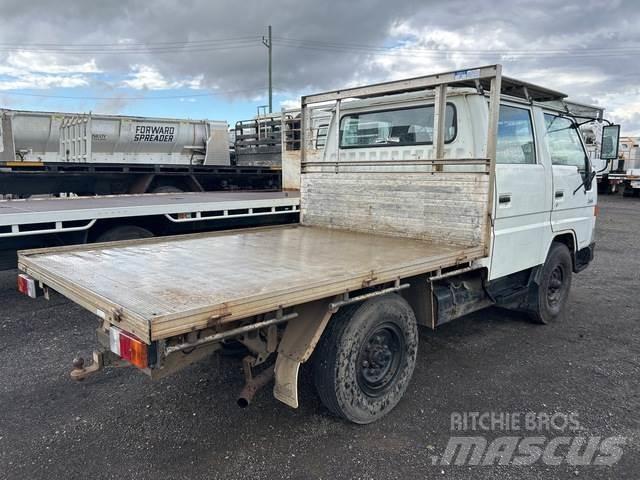 Toyota DYNA Ciężarówki typu Platforma / Skrzynia