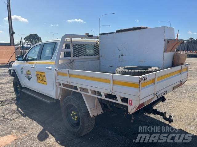 Toyota Hilux Pick-upy / Pojazdy z otwieranymi burtami