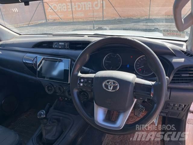 Toyota Hilux Pick-upy / Pojazdy z otwieranymi burtami